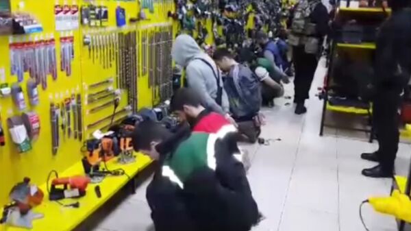 Спецоперация ФСБ против пособников ИГ* в Новом Уренгое. Оперативные кадры Спецоперация ФСБ против пособников ИГ* в Новом Уренгое. Оперативные кадры