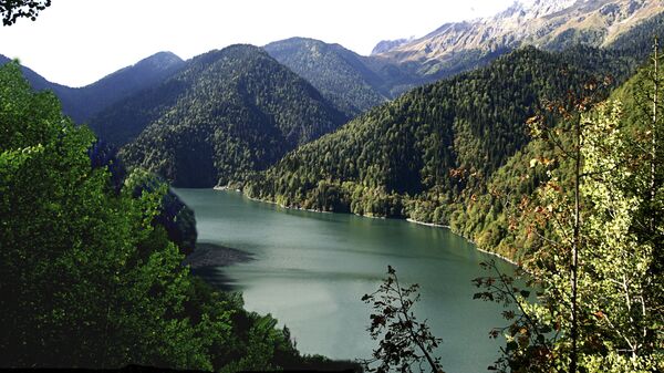 Рица - горное озеро на Западном Кавказе, в Абхазии.