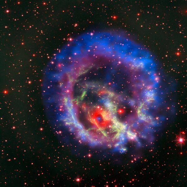 Остатки сверхновой 1E 0102.2-7219, расположенной в ближайшей к нам галактике Малое Магелланово Облако