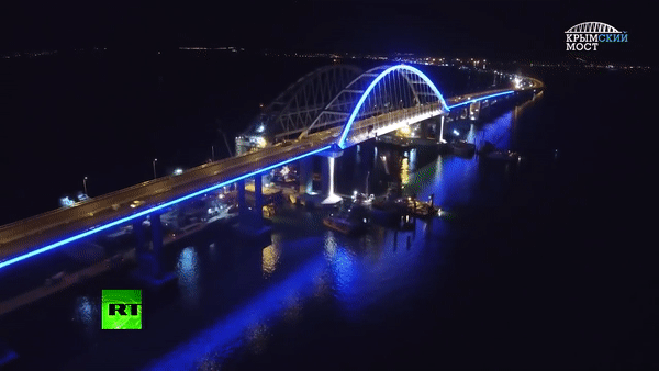 Ночную подсветку Крымского моста показали на видео