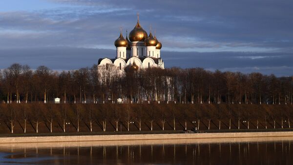 Вид на Успенский кафедральный собор в Ярославле. Архивное фото