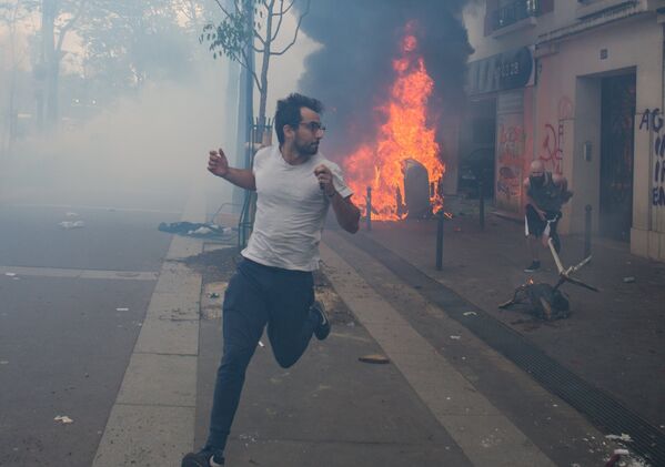 Во время беспорядков, возникших во время первомайской демонстрации в Париже