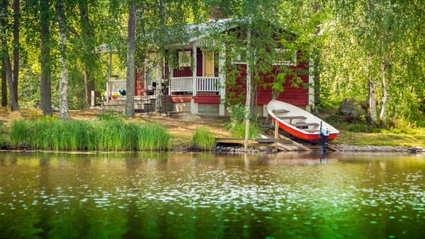 Коттедж на берегу озера в сельских районах Финляндии