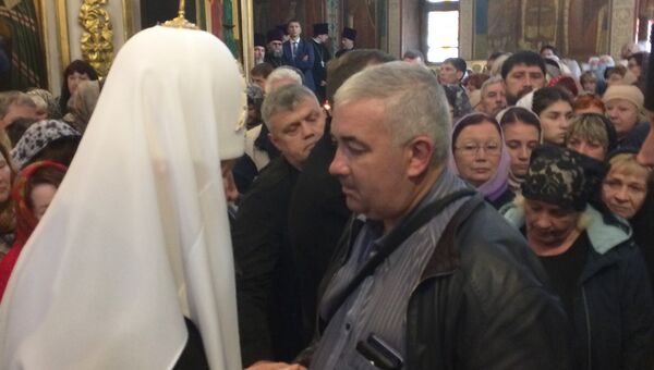 Патриарх Кирилл пообщался с родственниками погибших при пожаре в Кемерово