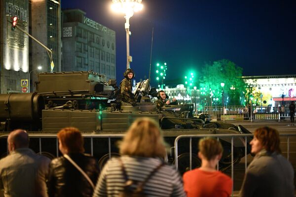 Военнослужащие парадных расчетов на репетиции военного парада на Красной площади, посвященного 73-й годовщине Победы в Великой Отечественной войне