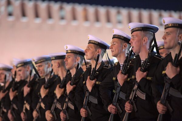 Военнослужащие парадных расчетов на репетиции военного парада на Красной площади, посвященного 73-й годовщине Победы в Великой Отечественной войне
