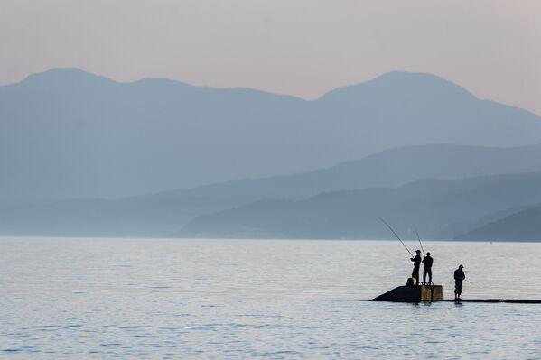 Морская рыбалка в поселке Рыбачье в Крыму
