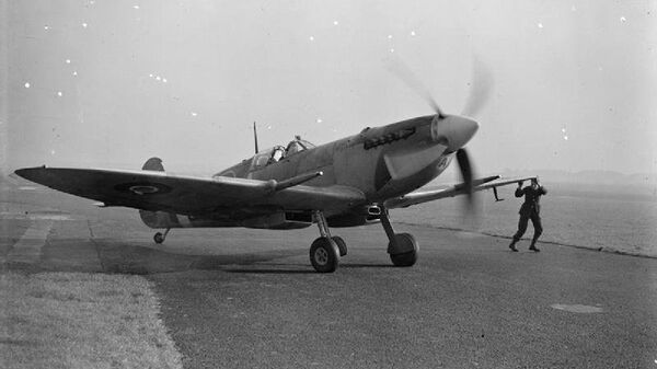 Истребитель Supermarine Spitfire IX. архивное фото