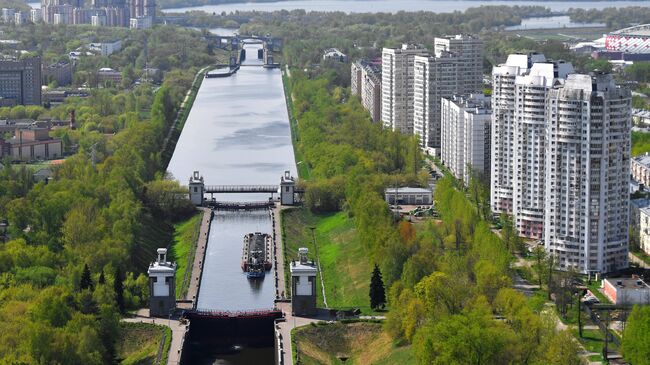 Вид на канал имени Москвы