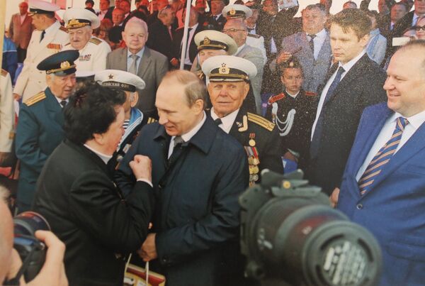 Ветеран Нина Демешева и Владимир Путин Ветеран Нина Демешева и Владимир Путин
