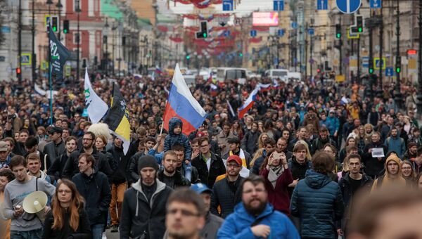 Участники несанкционированной акции оппозиции в Санкт-Петербурге. 5 мая 2018