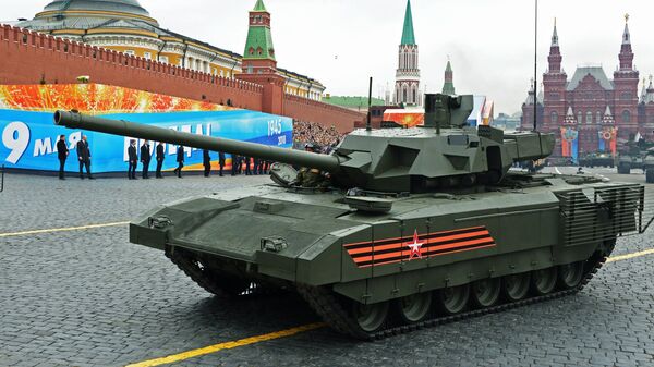Танк Т-14 Армата на генеральной репетиции военного парада на Красной площади. Архивное фото