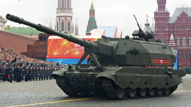 Самоходная артиллерийская установка Коалиция-СВ на генеральной репетиции военного парада на Красной площади