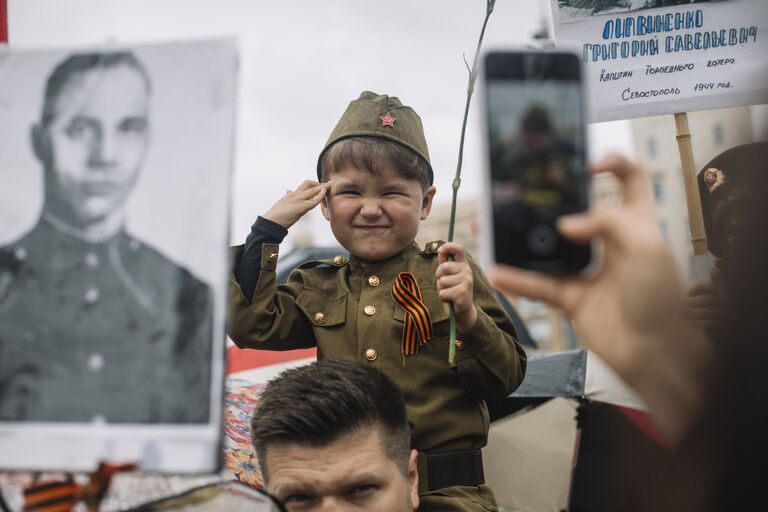 Участники акции Бессмертный полк в Барселоне. 6 мая 2018 года