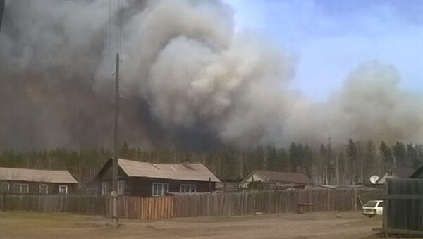 Лесной пожар у поселка Могзон в Хилокском районе Забайкальского края. 7 мая 2018