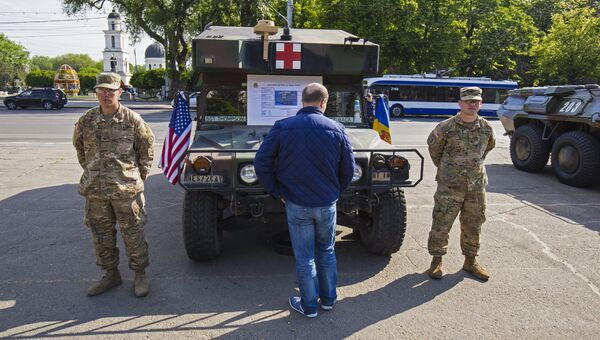 Автомобиль медицинской службы армии США в Кишиневе во время учений Dragon Pioneer. Архивное фото