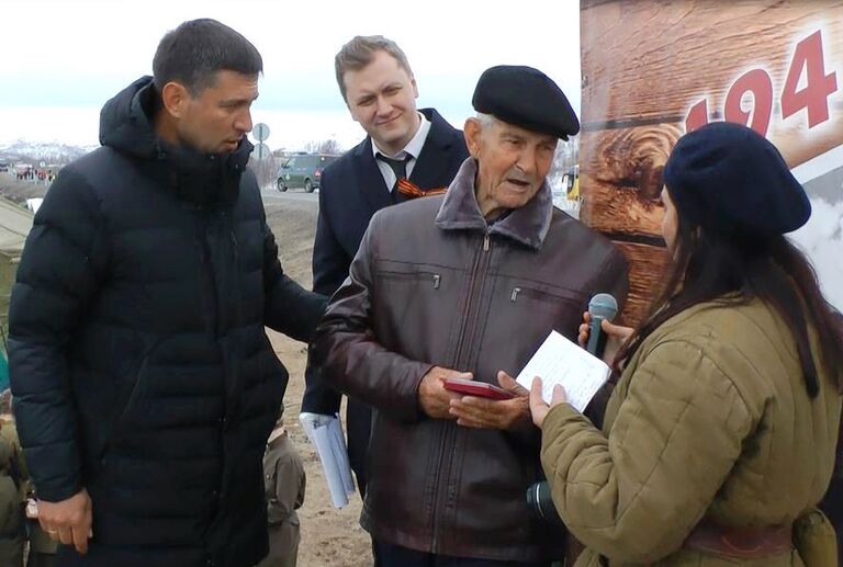 Вручение награды брата Нури Белялову Вручение награды брата Нури Белялову