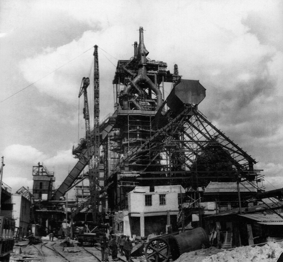 Строительство доменной печи номер 2 Новолипецкого металлургического завода, 1951 год