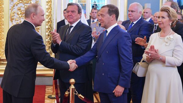 Избранный президент РФ Владимир Путин и председатель правительства РФ Дмитрий Медведев во время церемонии инаугурации в Кремле. 7 мая 2018
