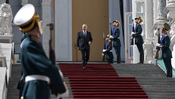 Президент РФ Владимир Путин после инаугурации на Соборной площади Кремля. 7 мая 2018