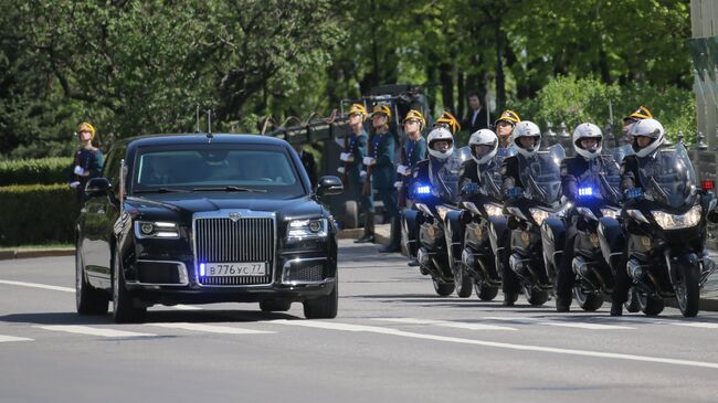 Автомобиль Aurus кортежа президента РФ