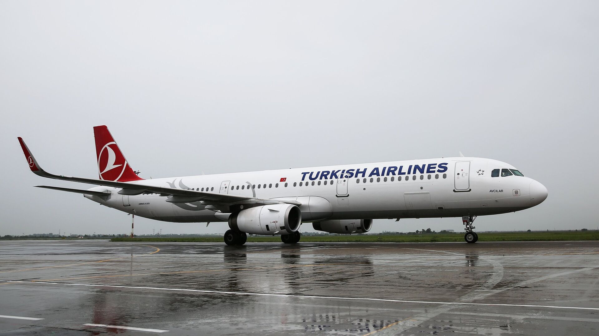 Самолет Airbus A321-200 турецкой авиакомпании Turkish Airlines во время запуска нового прямого рейса по маршруту Краснодар - Станбул  - РИА Новости, 1920, 12.10.2022