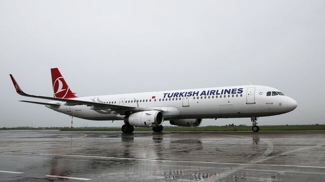 Самолет турецкой авиакомпании Turkish Airlines