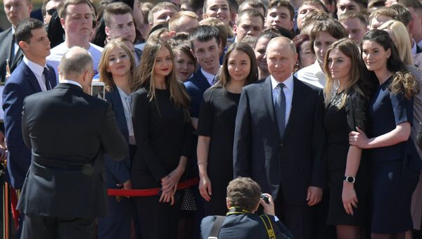 Президент РФ Владимир Путин после церемонии инаугурации на Соборной площади Московского Кремля. 7 мая 2018