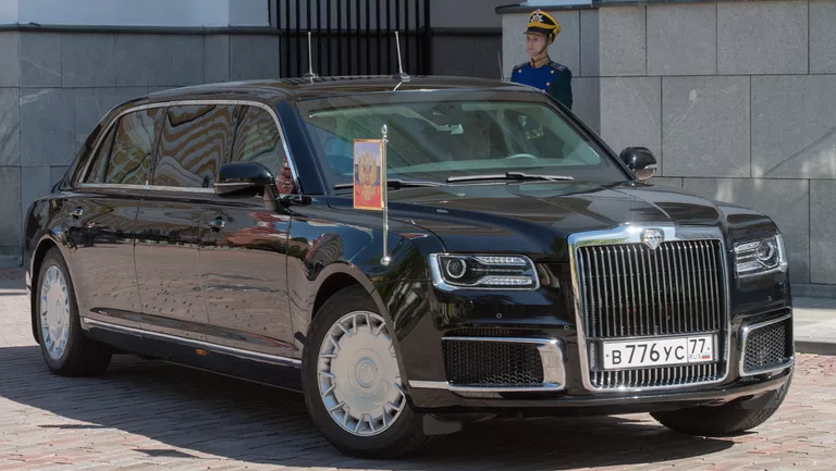 Автомобиль Aurus кортежа президента РФ Автомобиль Aurus кортежа президента РФ