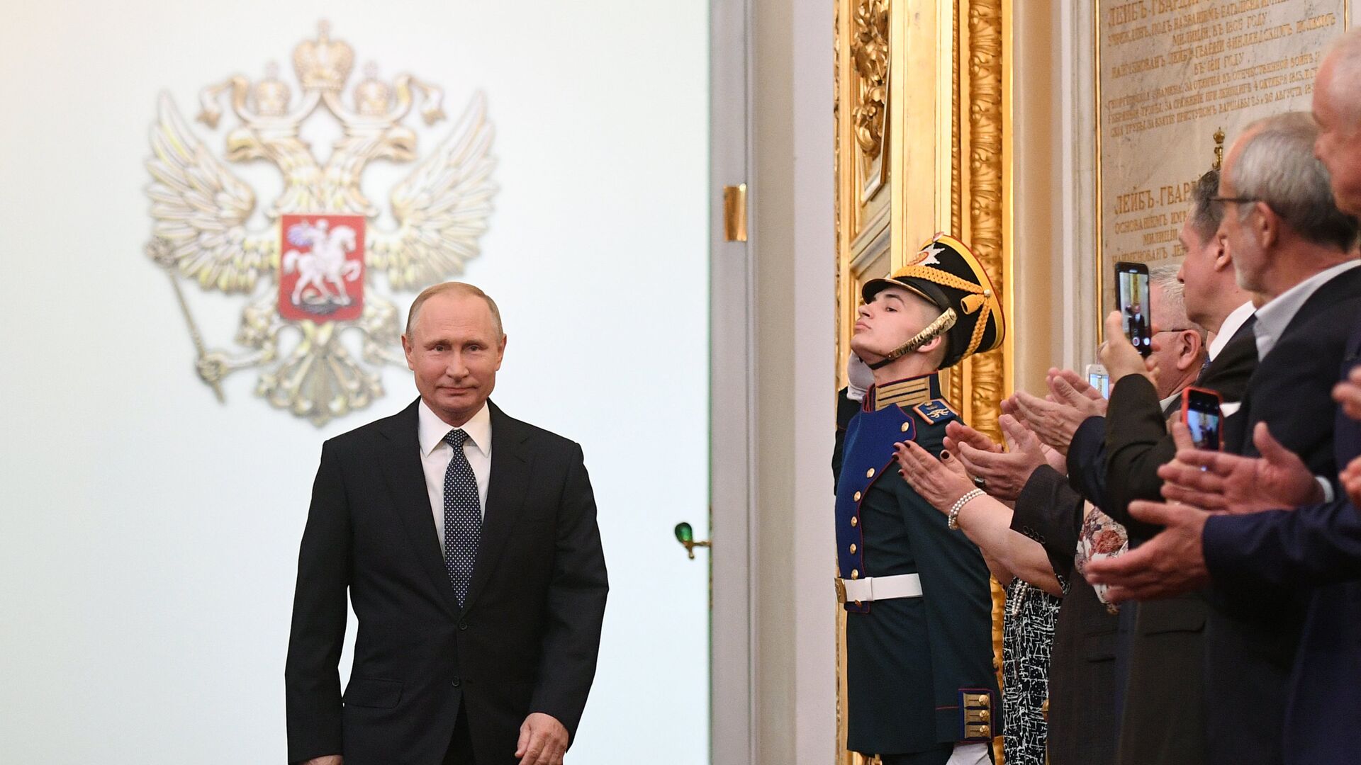 Избранный президент РФ Владимир Путин во время церемонии инаугурации в Кремле. 7 мая 20180