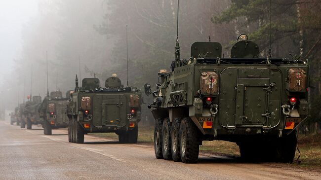 Колонна бронемашин армии США Stryker. Архивное фото