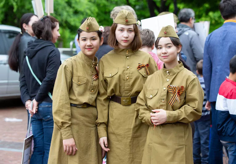 Участники акции Бессмертный полк и праздничных мероприятий в Сеуле, посвященных Дню Победы в Великой Отечественной войне 1941-1945 годов Участники акции Бессмертный полк и праздничных мероприятий в Сеуле, посвященных Дню Победы в Великой Отечественной войне 1941-1945 годов