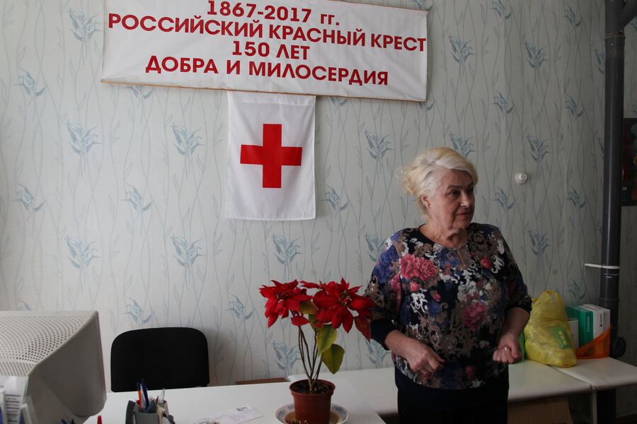 Тамара Стефановна Липовая, председатель отделения Российского Красного Креста в Белой Калитве. В 2014 году в отделении РКК  выдавалась гуманитарная помощь, и было организовано питание
