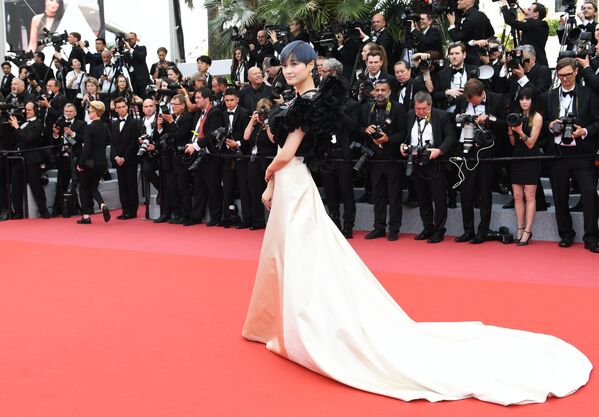 Актриса Крис Ли на красной дорожке церемонии открытия 71-го Каннского международного кинофестиваля