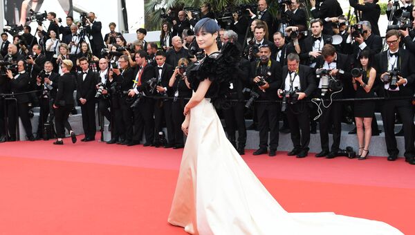 Актриса Крис Ли на красной дорожке церемонии открытия 71-го Каннского международного кинофестиваля