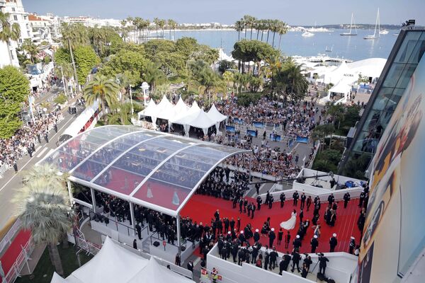 Красная дорожка церемонии открытия 71-го Каннского международного кинофестиваля