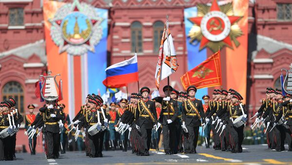 Рота барабанщиков на военном параде, посвященном 73-й годовщине Победы в Великой Отечественной войне 1941-1945 годов