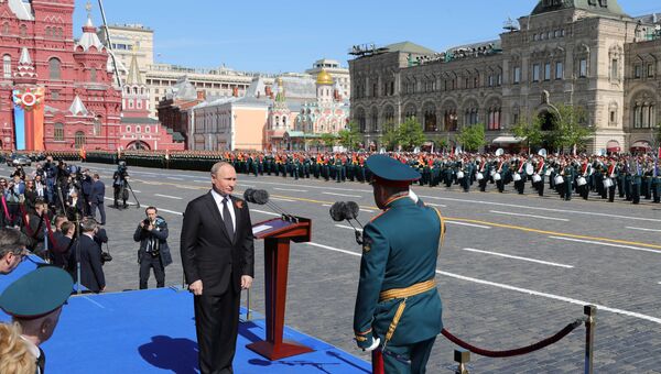 Президент РФ Владимир Путин во время военного парада в ознаменование 73-й годовщины Победы в Великой Отечественной войне 1941–1945 годов на Красной площади в Москве. 9 мая 2018