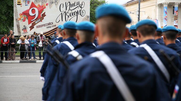 Военнослужащие на военном параде в Новороссийске, посвященном 73-й годовщине Великой Победы в Великой Отечественной войне. 9 мая 2018