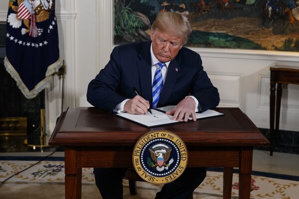 Президент США Дональд Трамп объявил о расторжении ядерной сделки с Ираном. 8 мая 2018 Президент США Дональд Трамп объявил о расторжении ядерной сделки с Ираном. 8 мая 2018