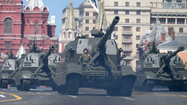 Самоходные артиллерийские установки Коалиция-СВ и Мста-С на военном параде, посвященном 73-й годовщине Победы в ВОВ
