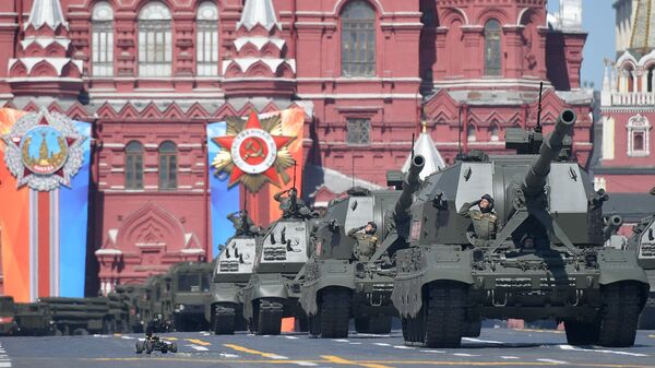 Самоходные артиллерийские установки Коалиция-СВ и Мста-С на военном параде, посвященном 73-й годовщине Победы в ВОВ
