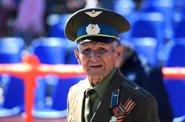 Ветеран Великой Отечественной войны на военном параде в Казани, посвященном 73-й годовщине Победы в Великой Отечественной войне