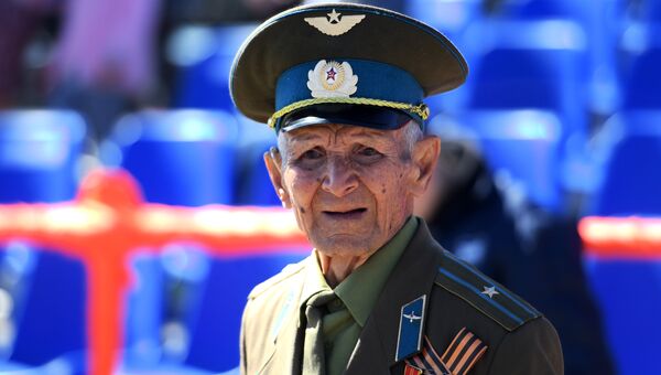 Ветеран Великой Отечественной войны на военном параде в Казани, посвященном 73-й годовщине Победы в Великой Отечественной войне