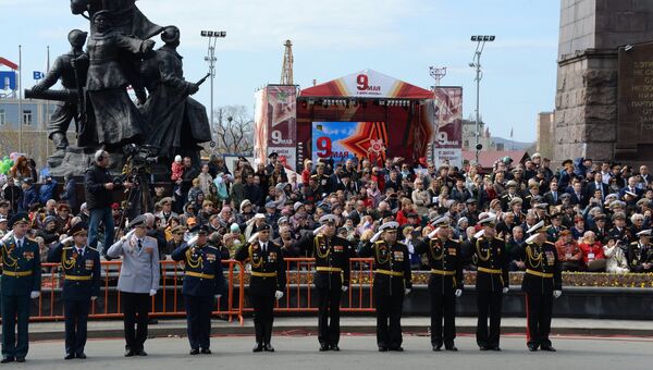 Военнослужащие на военном параде во Владивостоке, посвященном 73-й годовщине Победы в Великой Отечественной войне