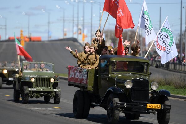 Участники военного парада в Казани, посвященного 73-й годовщине Победы в Великой Отечественной войне
