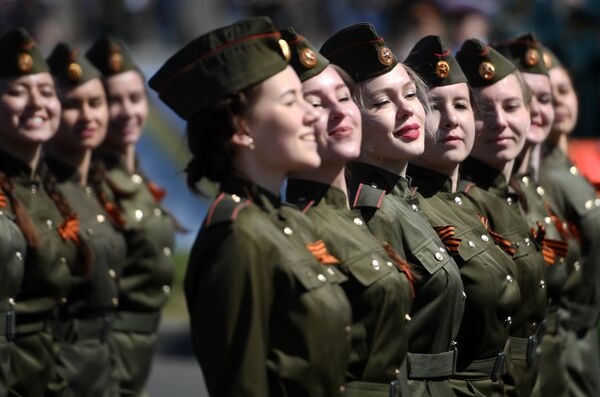 Участницы военного парада в Казани, посвященного 73-й годовщине Победы в Великой Отечественной войне