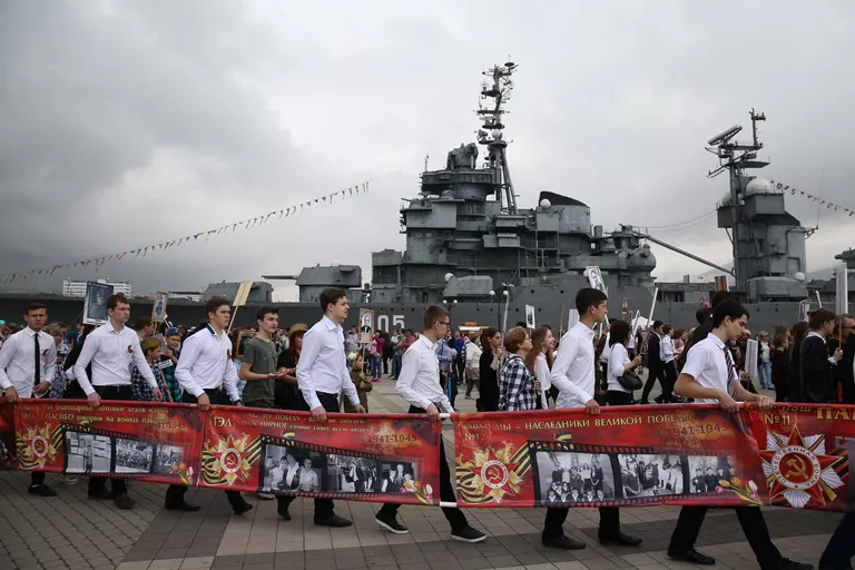 Участники акции Бессмертный полк в Новороссийске Участники акции Бессмертный полк в Новороссийске