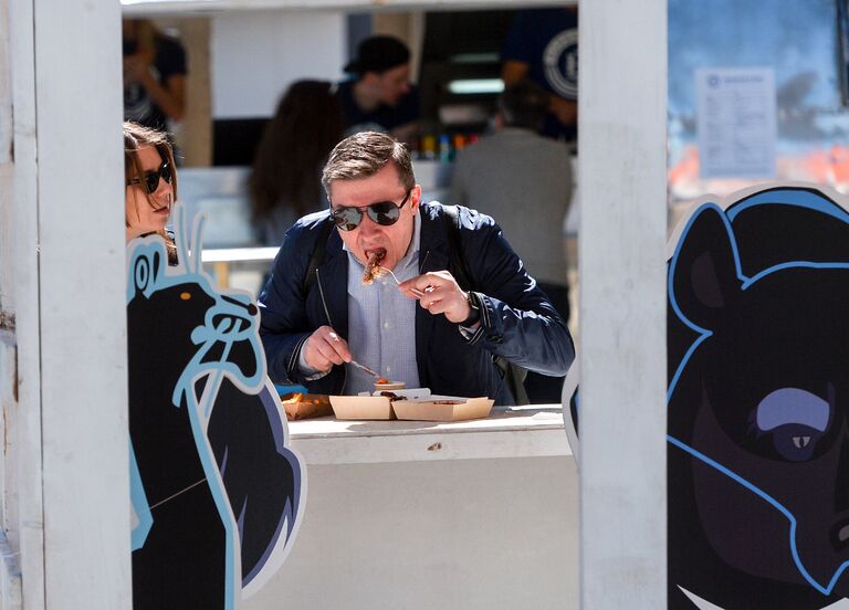 Если человек предпочитает жирную и соленую пищу, то это предрасполагает к развитию сердечно-сосудистых заболеваний Если человек предпочитает жирную и соленую пищу, то это предрасполагает к развитию сердечно-сосудистых заболеваний