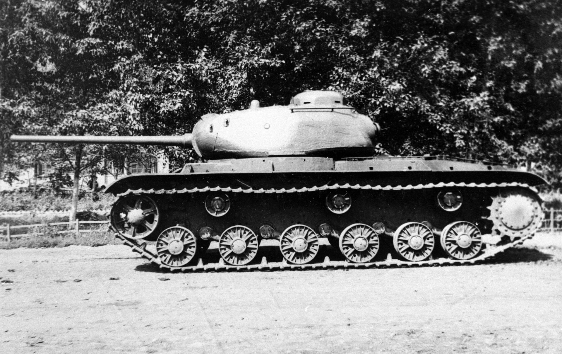 Тяжелый танк кв-85